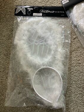 Hobby Lobby White Feather Angel Halo Headband and Wings Kids Costume